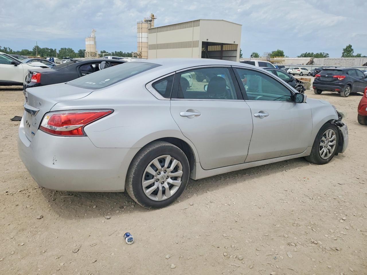2014 Nissan Altima 2.5 S - Фото 3