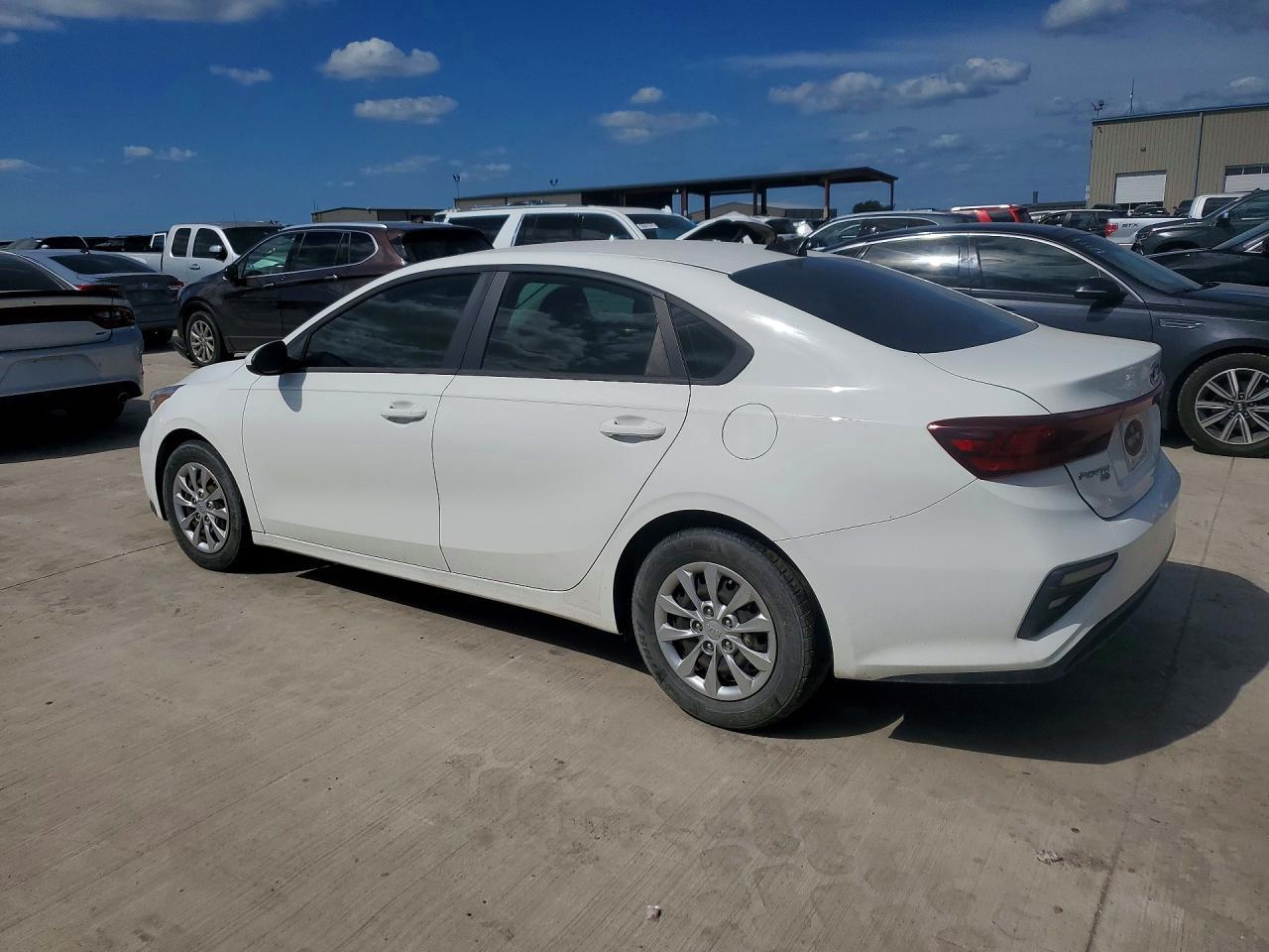 2021 Kia Forte Fe - Фото 2