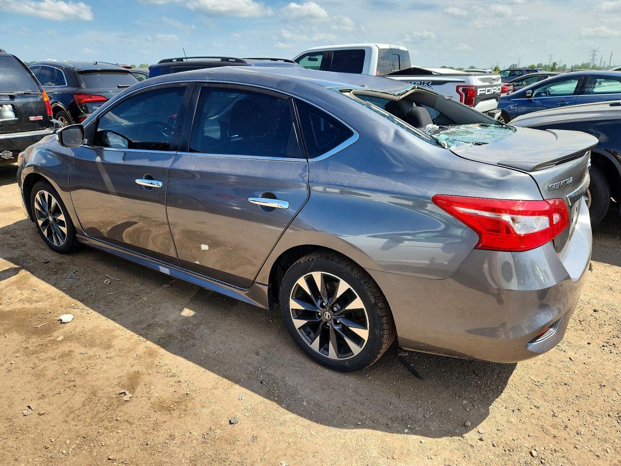 2019 Nissan Sentra Sr - Image 2
