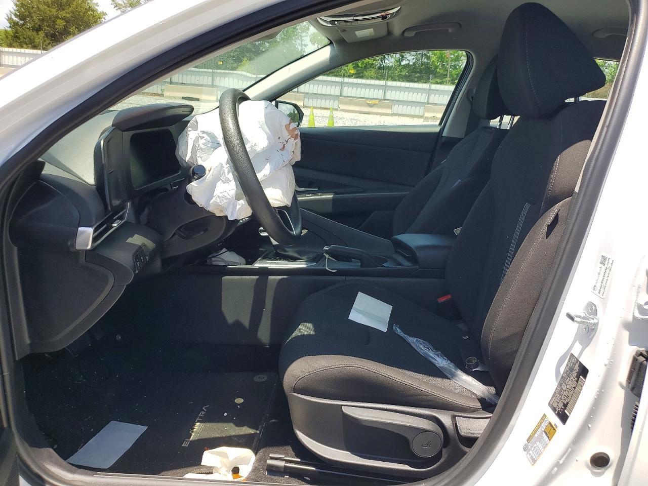 2025 Hyundai Elantra Se - Фото 7
