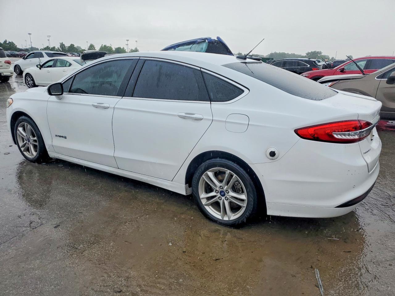 2018 Ford Fusion Se Hybrid - Image 2