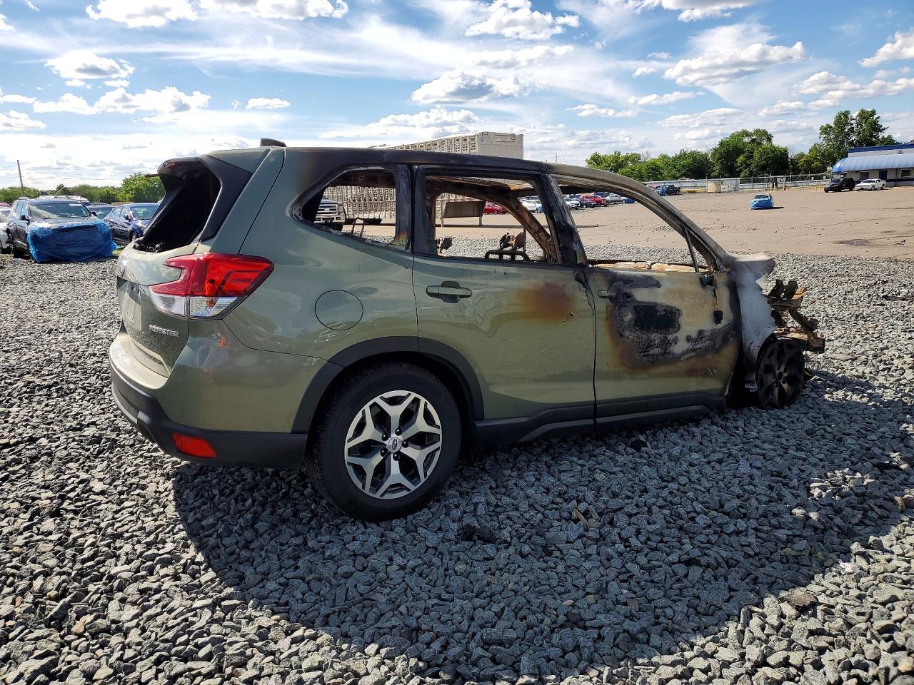 2021 Subaru Forester Premium - Фото 3