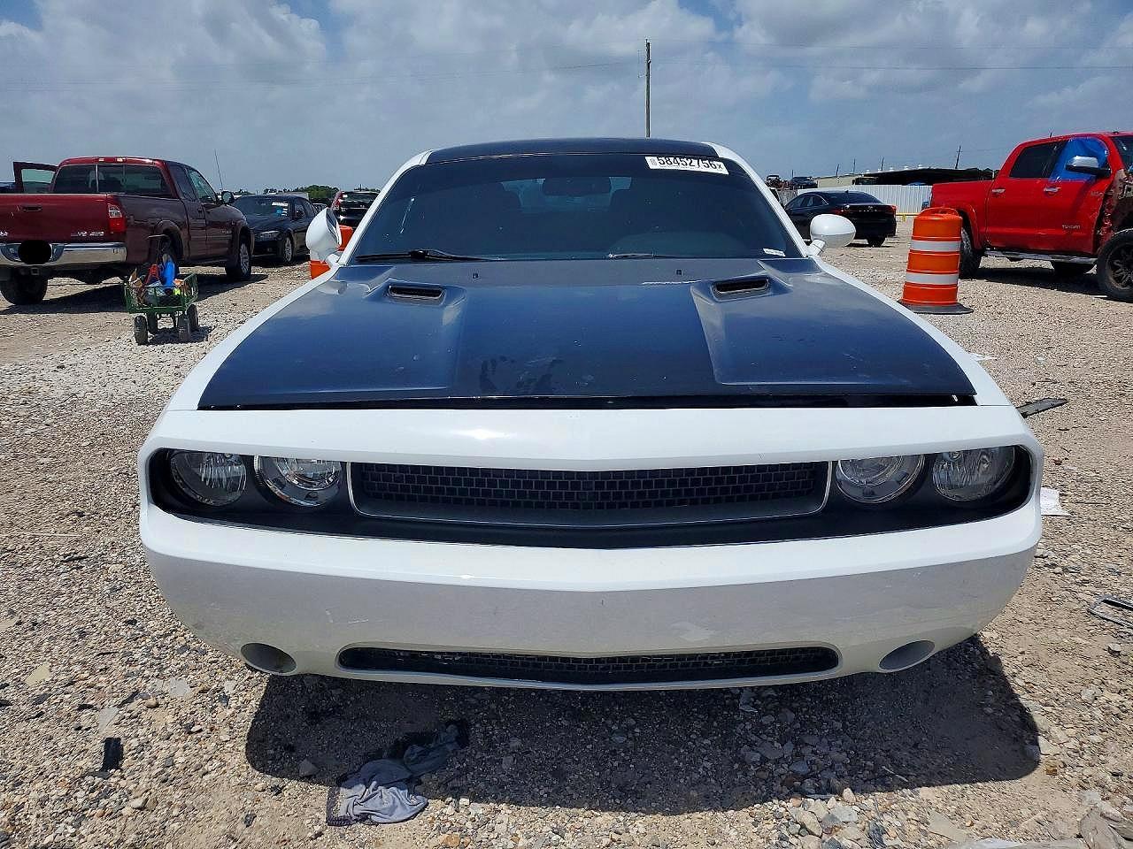 2013 Dodge Challenger R - Image 5