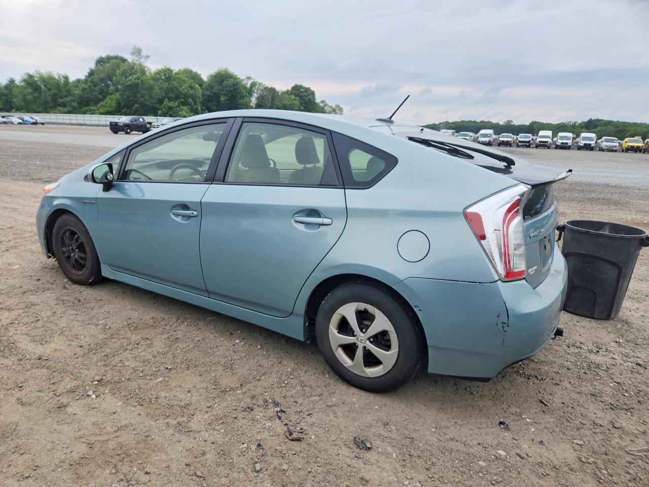 2014 Toyota Prius Three - Фото 2