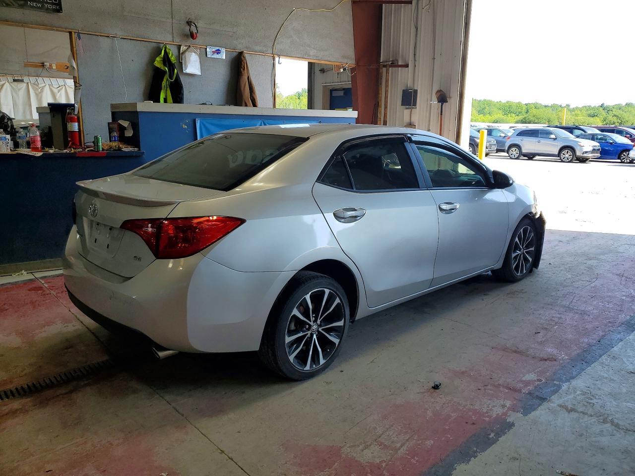 2018 Toyota Corolla Se - Image 3