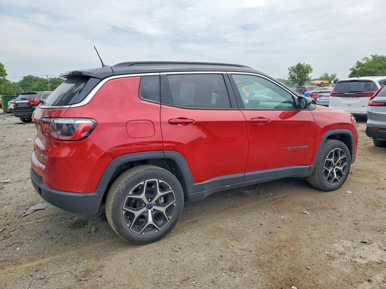 2025 Jeep Compass Limited - Фото 3
