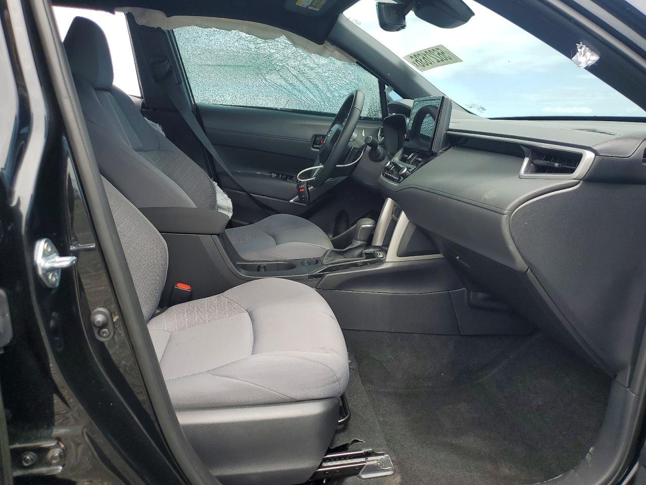 2025 Toyota Corolla Cross Hybrid Se - Image 7