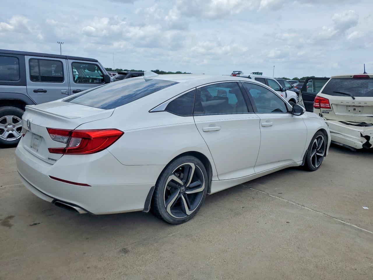 2019 Honda Accord Sport - Image 3