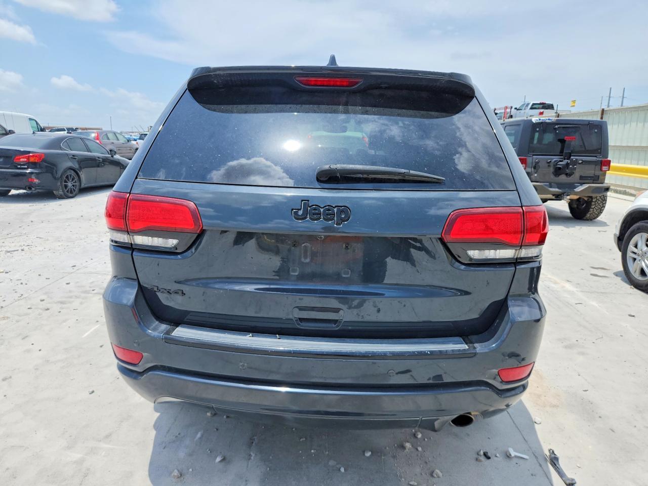 2018 Jeep Grand Cherokee Laredo - Image 6