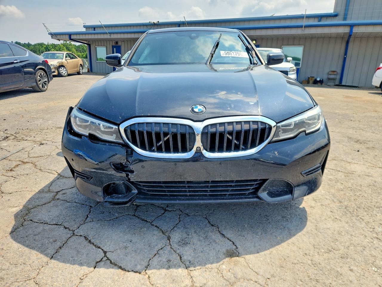 2021 BMW 330 - Image 5