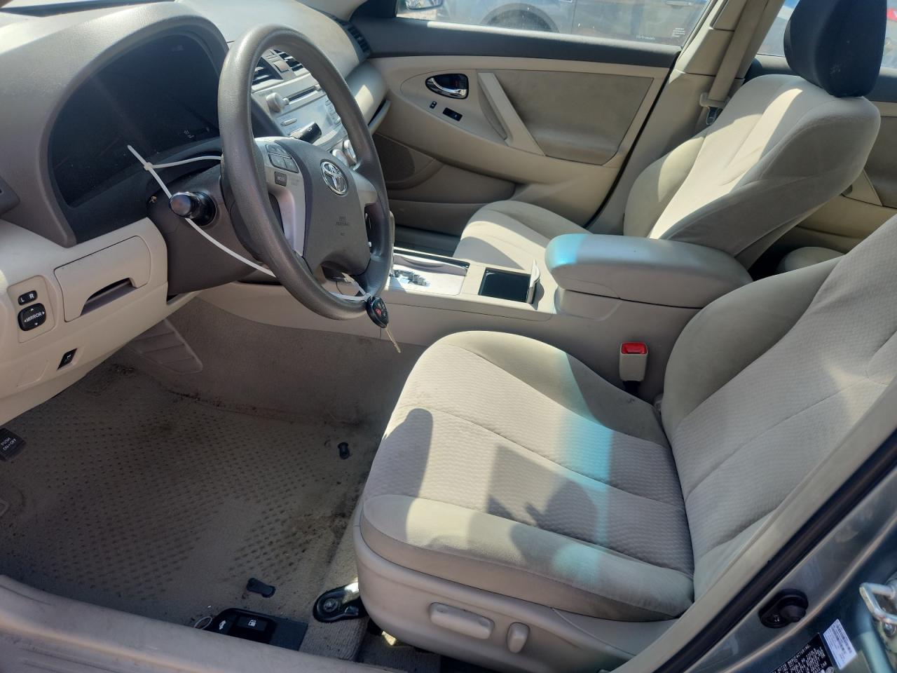 2011 Toyota Camry Le - Image 7