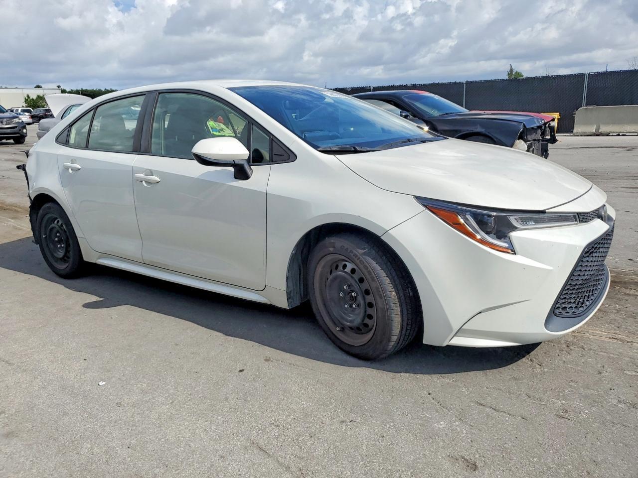 2021 Toyota Corolla Le - Фото 4