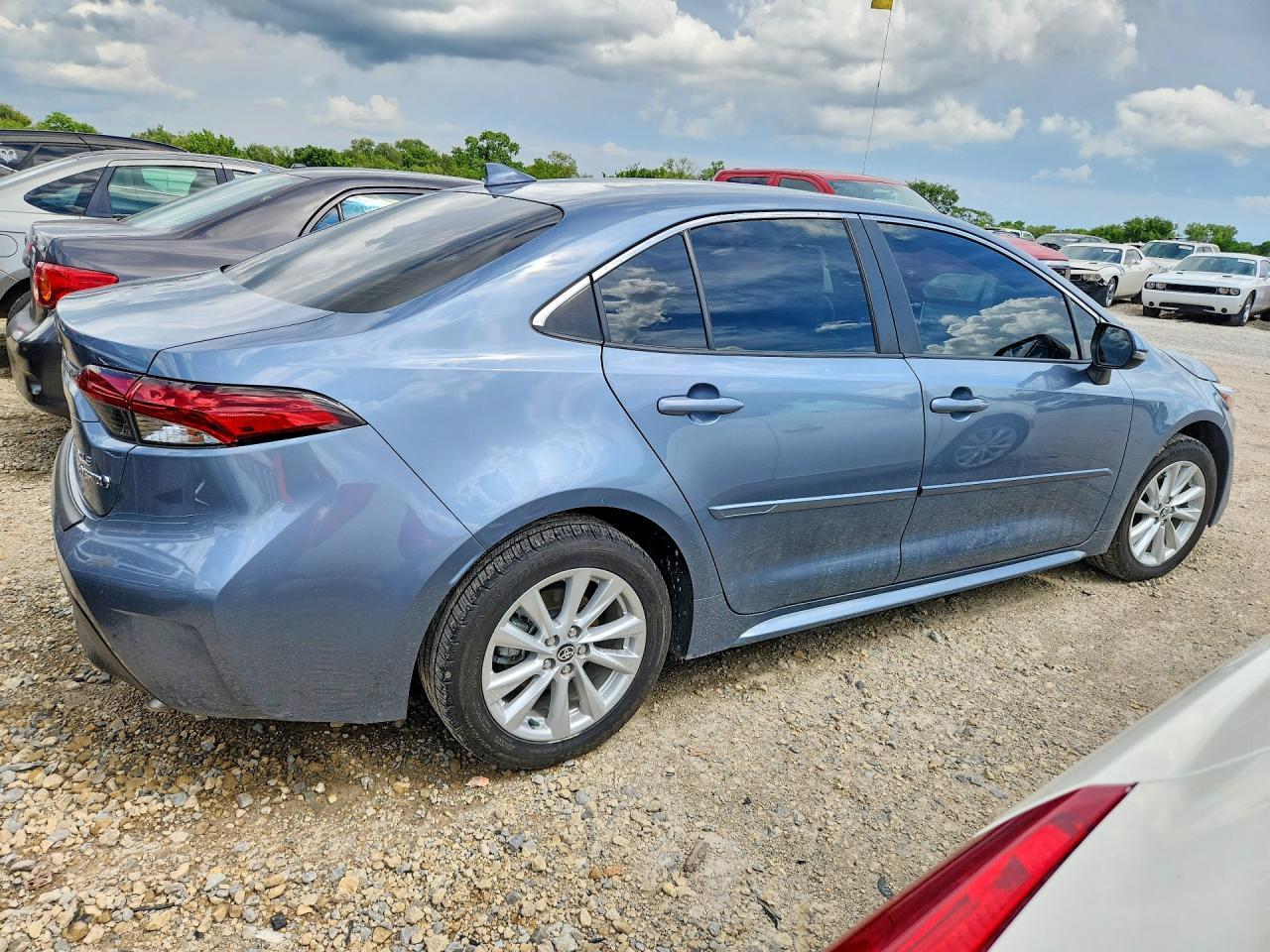 2024 Toyota Corolla Hybrid Xle - Image 3
