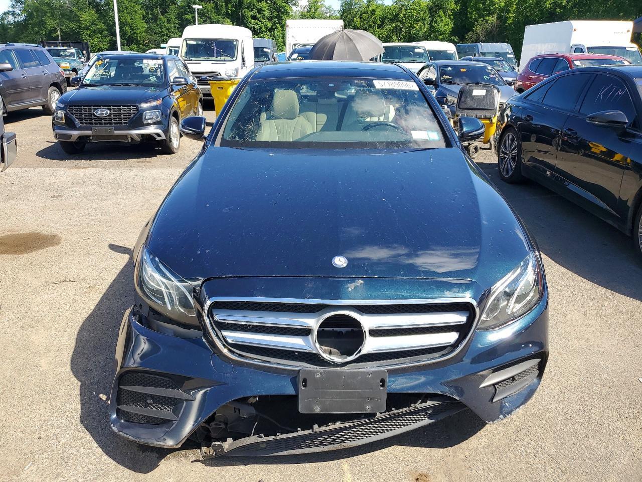 2017 Mercedes-Benz E 300 4Matic - Фото 5