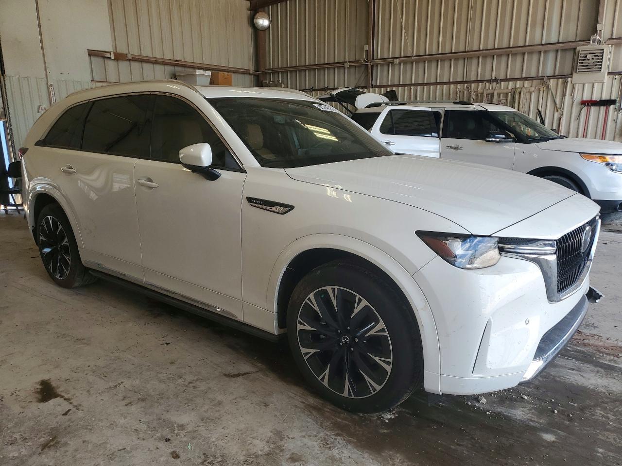 2025 Mazda Cx-90 Premium Plus - Image 4