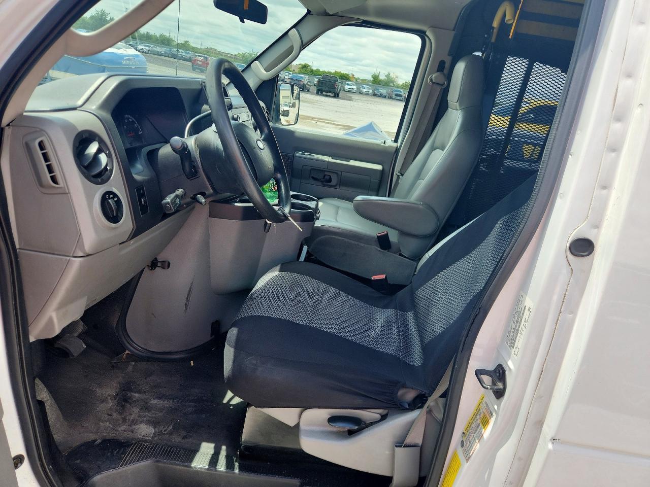 2012 Ford E 250 - Фото 7