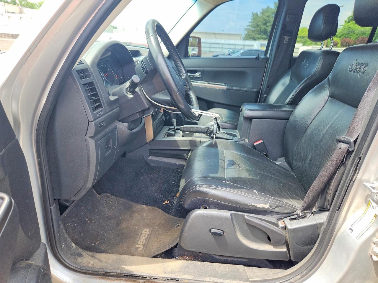 2010 Jeep Liberty Renegade - Фото 7