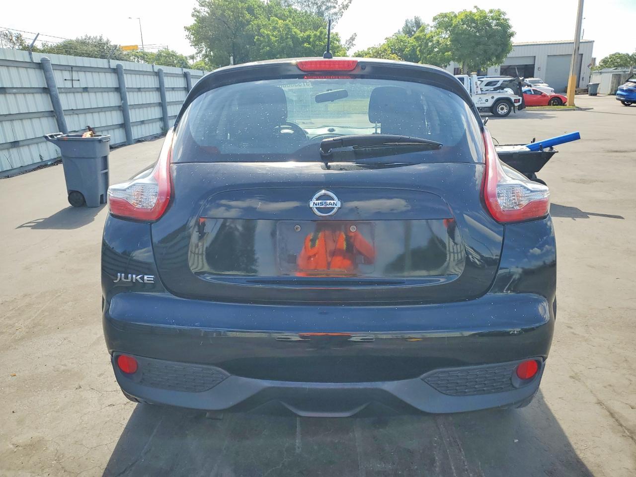 2015 Nissan Juke S - Image 6