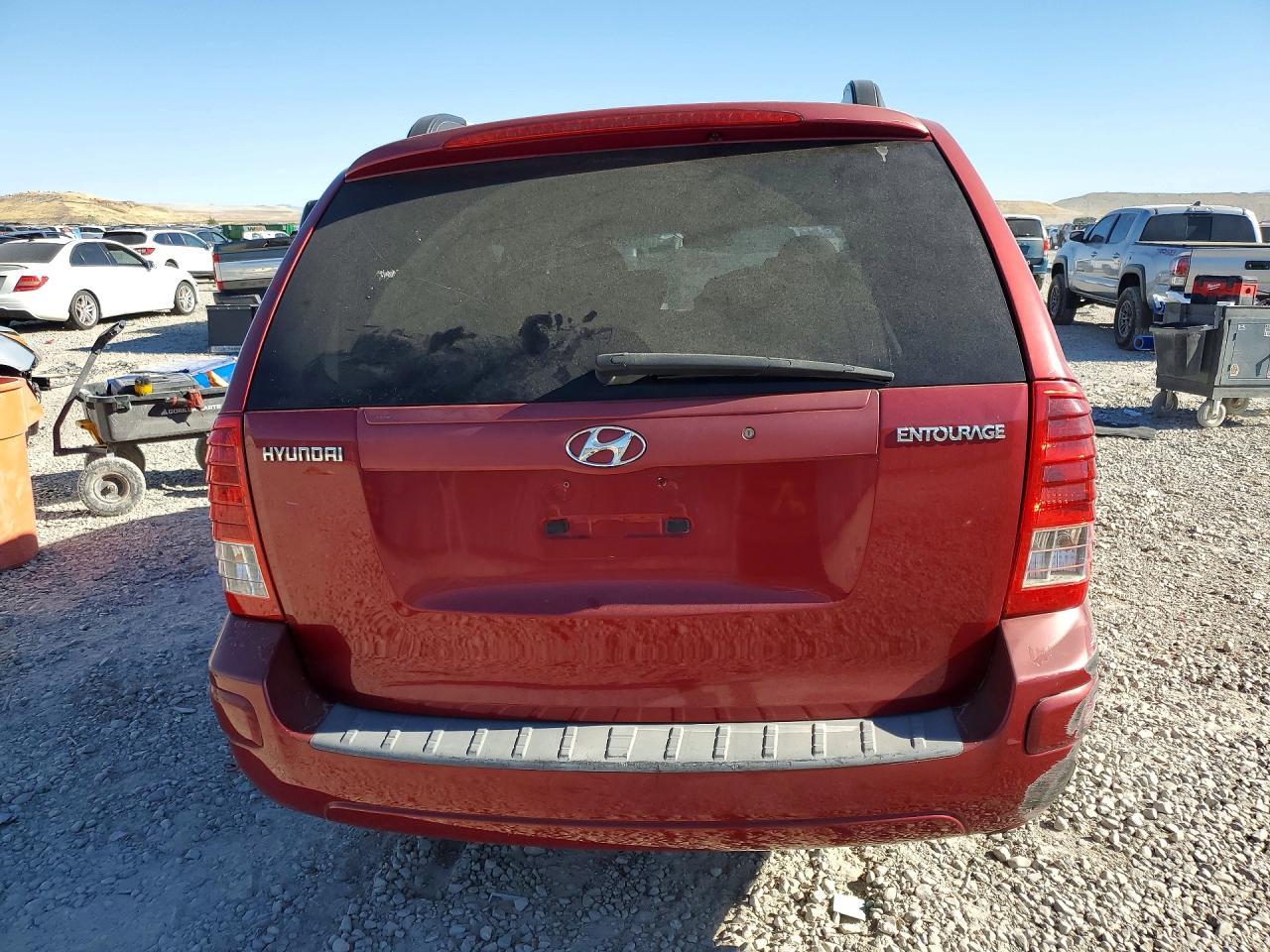 2007 Hyundai Entourage Gls - Image 6