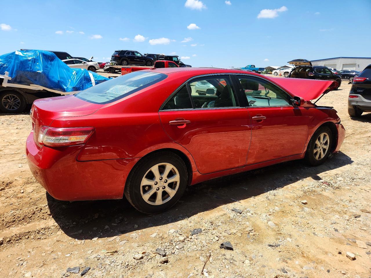 2011 Toyota Camry Le - Image 3