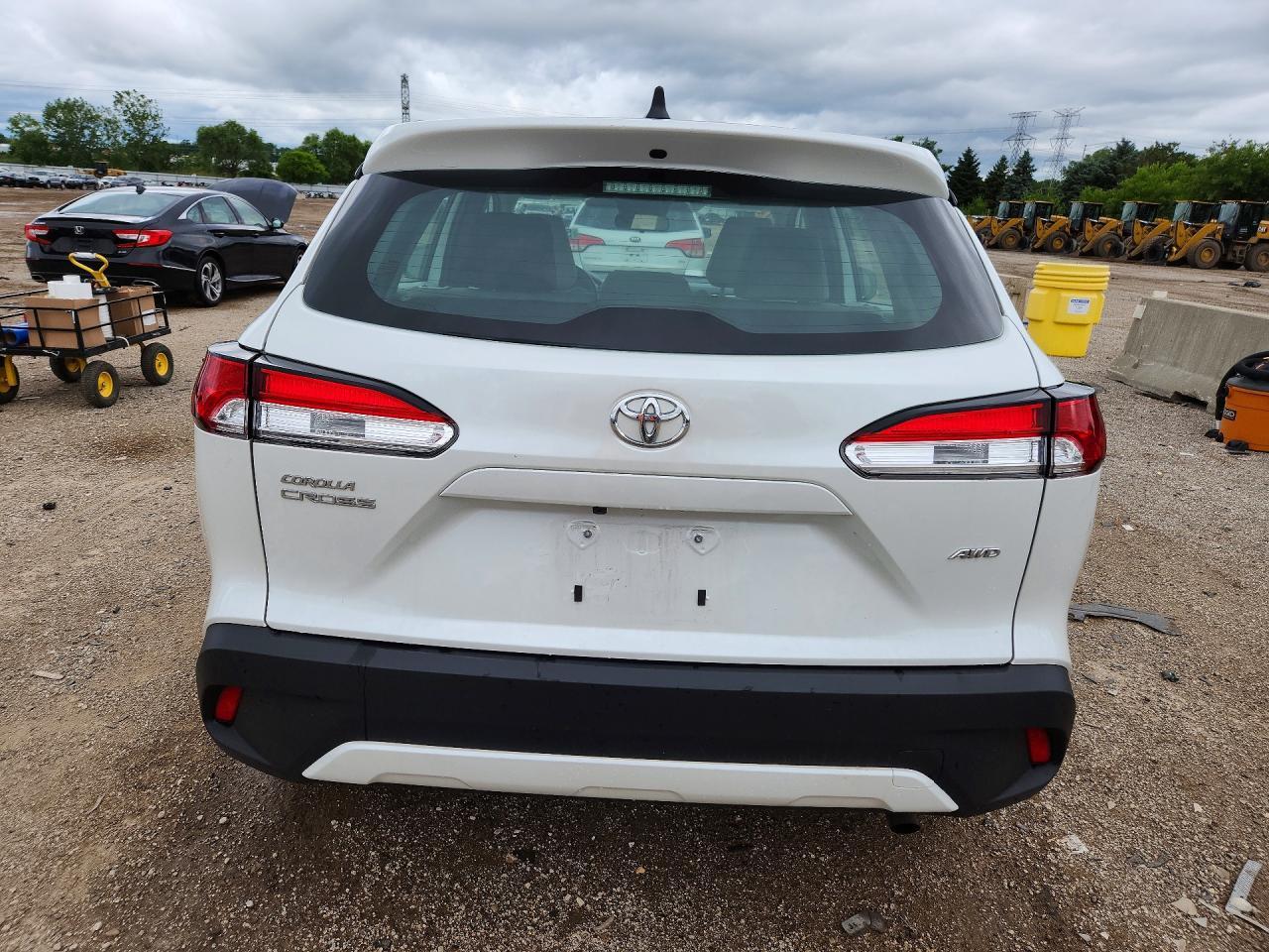 2025 Toyota Corolla Cross L - Фото 6