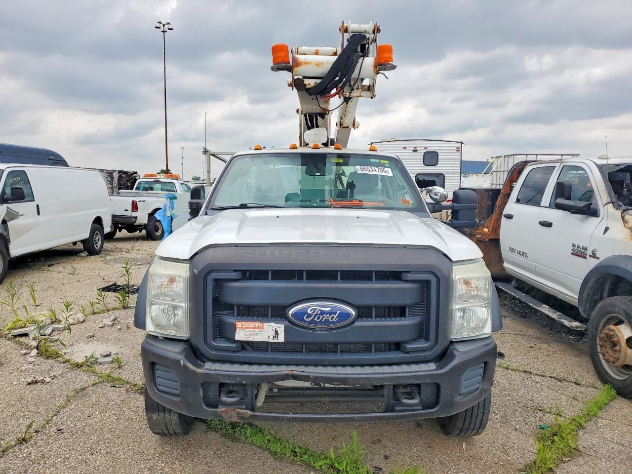2011 Ford F450 Super - Bucket Truck - Image 5