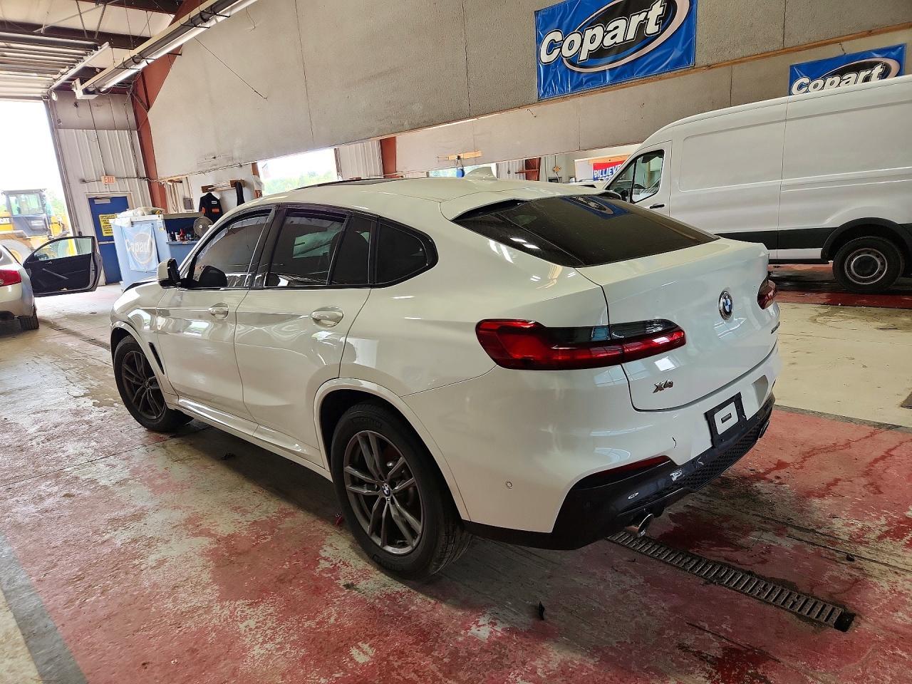 2020 BMW X4 xDrive30I - Фото 2