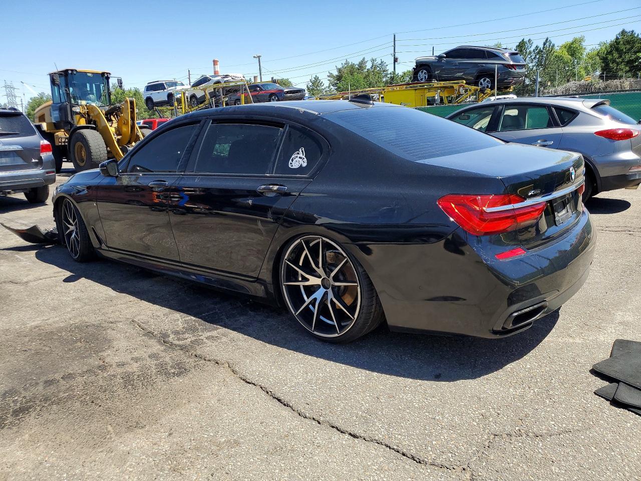 2016 BMW 750 Xi - Image 2
