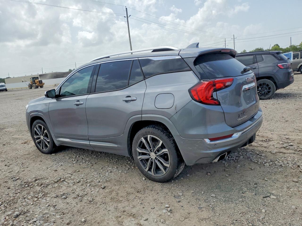 2020 GMC Terrain Denali - Фото 2