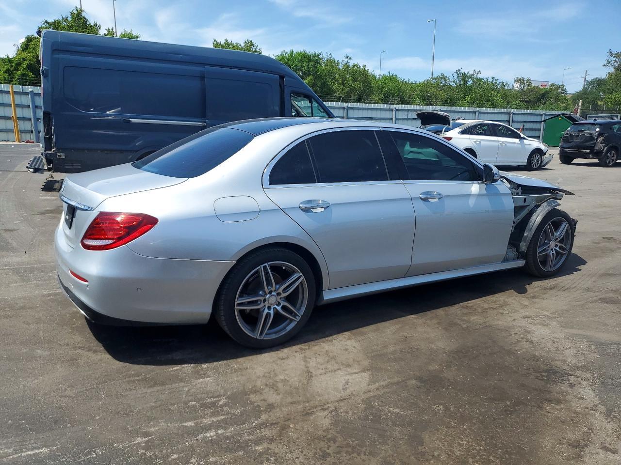 2017 Mercedes-Benz E 300 - Фото 3