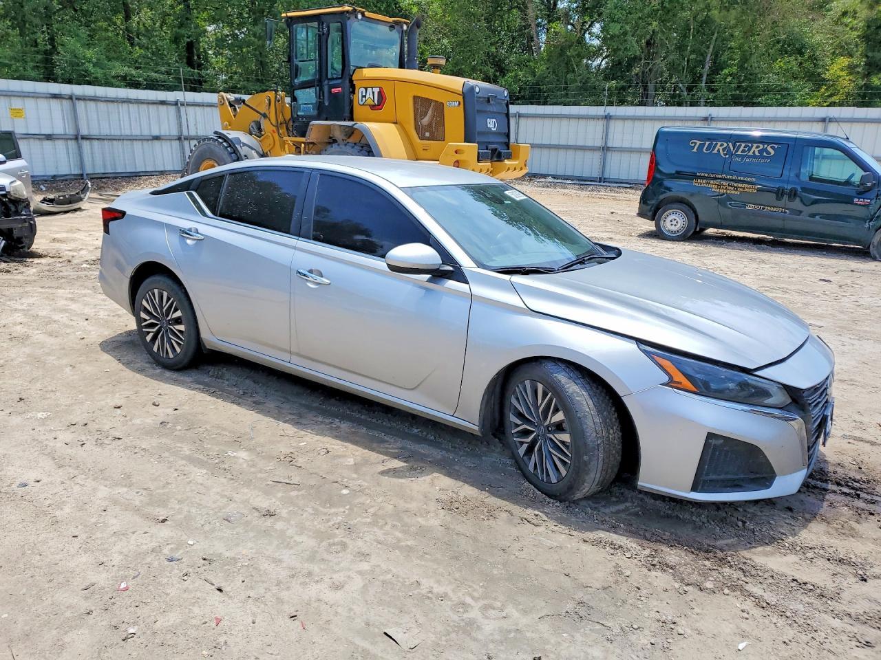2023 Nissan Altima Sv - Image 4