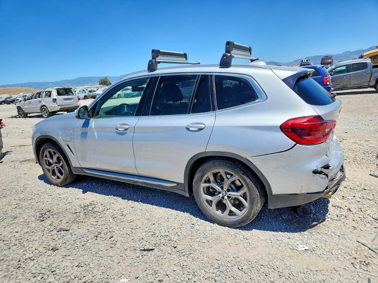 2021 BMW X3 xDrive30E - Фото 2