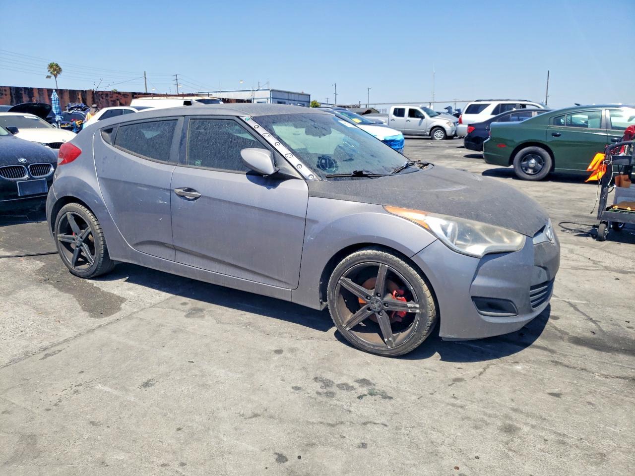 2014 Hyundai Veloster Base - Фото 4