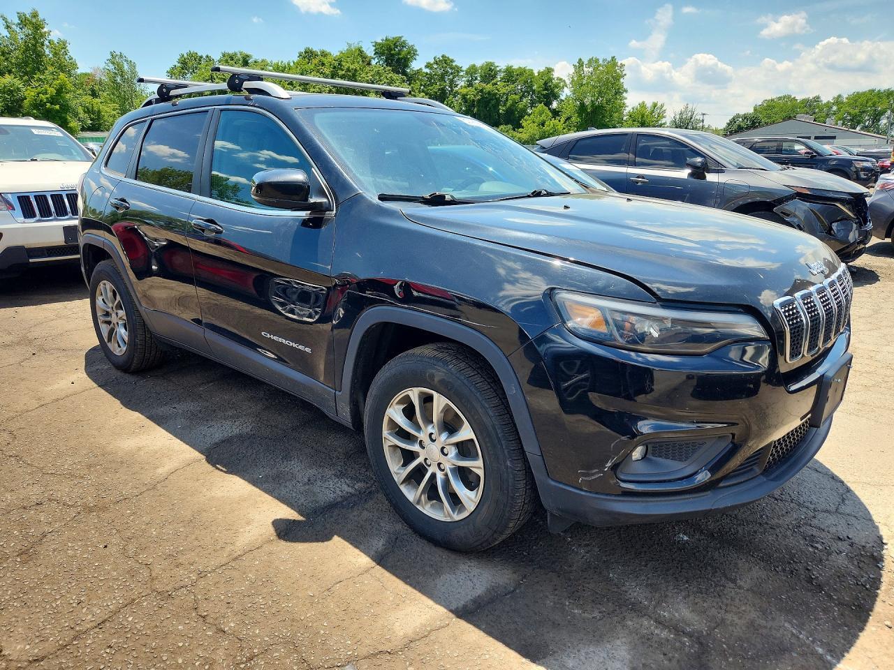 2019 Jeep Cherokee Latitude Plus - Image 4