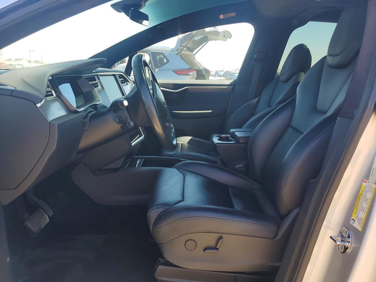 2017 Tesla Model X - Фото 7