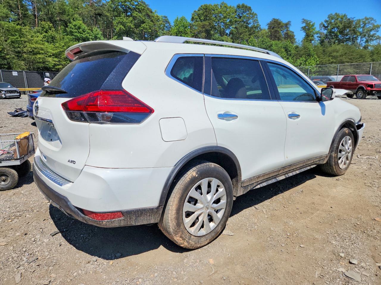2017 Nissan Rogue S - Фото 3