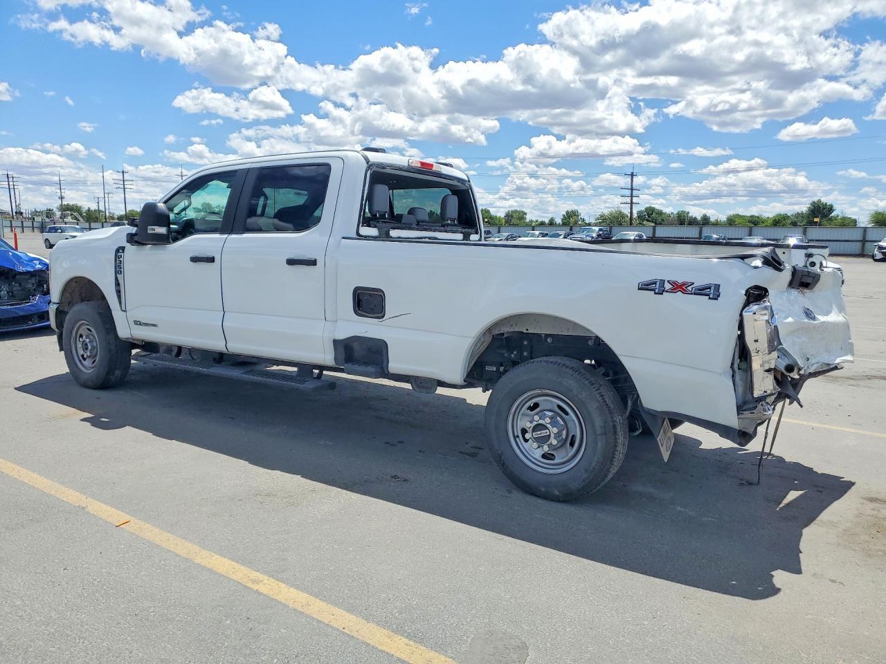 2025 Ford F350 Super Duty - Фото 2