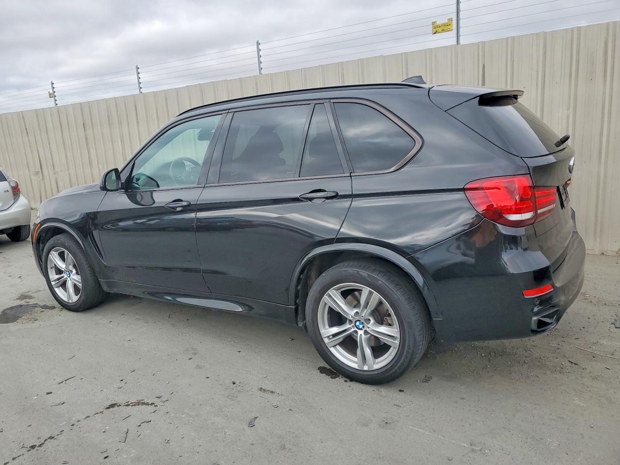 2016 BMW X5 xDrive50I - Фото 2