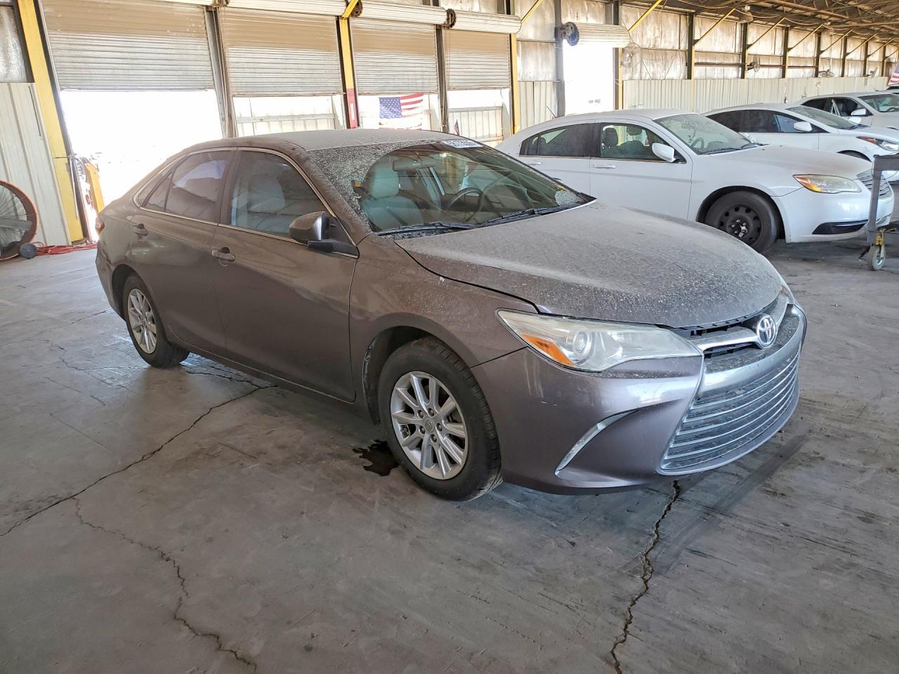 2015 Toyota Camry Le - Фото 4
