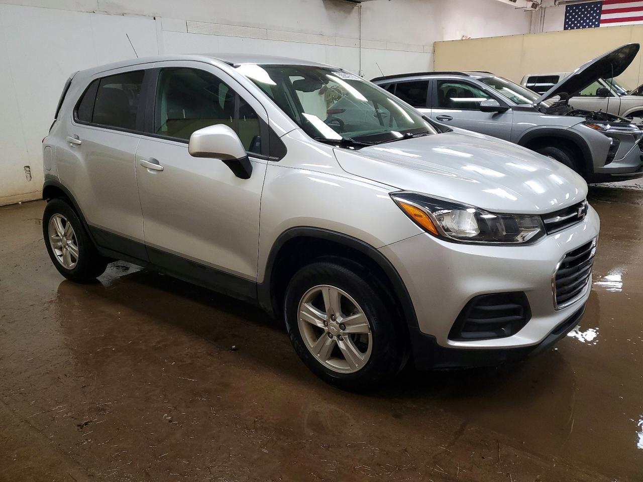 2019 Chevrolet Trax Ls - Image 4