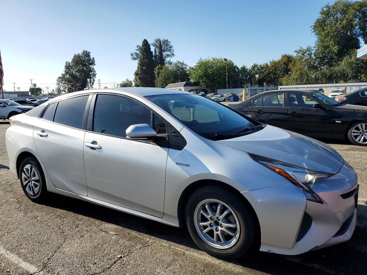 2017 Toyota Prius Two - Image 4