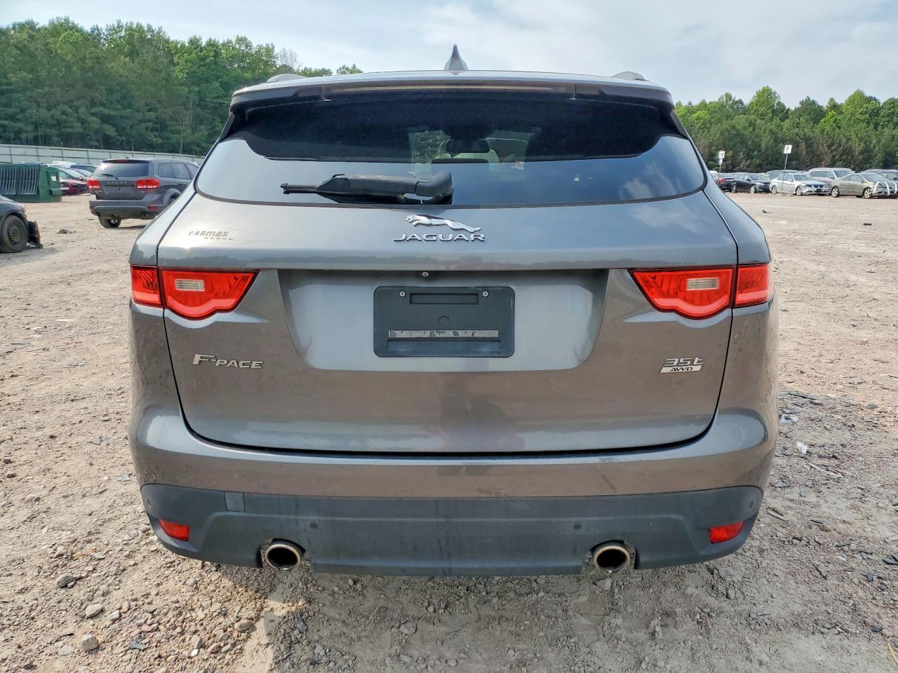 2017 Jaguar F-Pace Prestige - Image 6