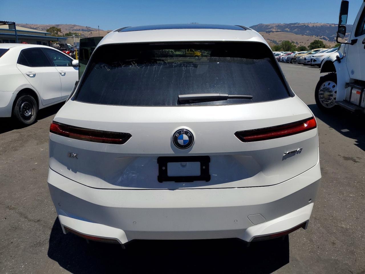 2026 BMW Ix xDrive45 - Фото 6
