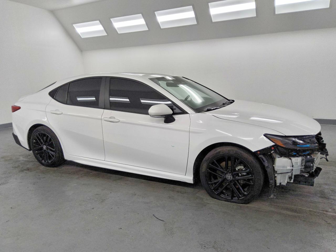 2025 Toyota Camry Se - Фото 4
