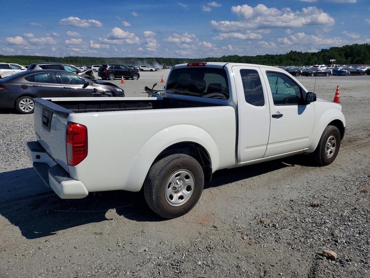 2018 Nissan Frontier S - Фото 3