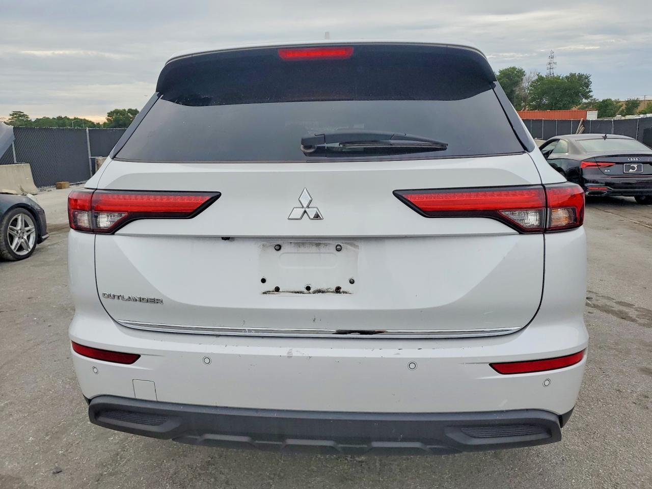 2022 Mitsubishi Outlander Es - Фото 6