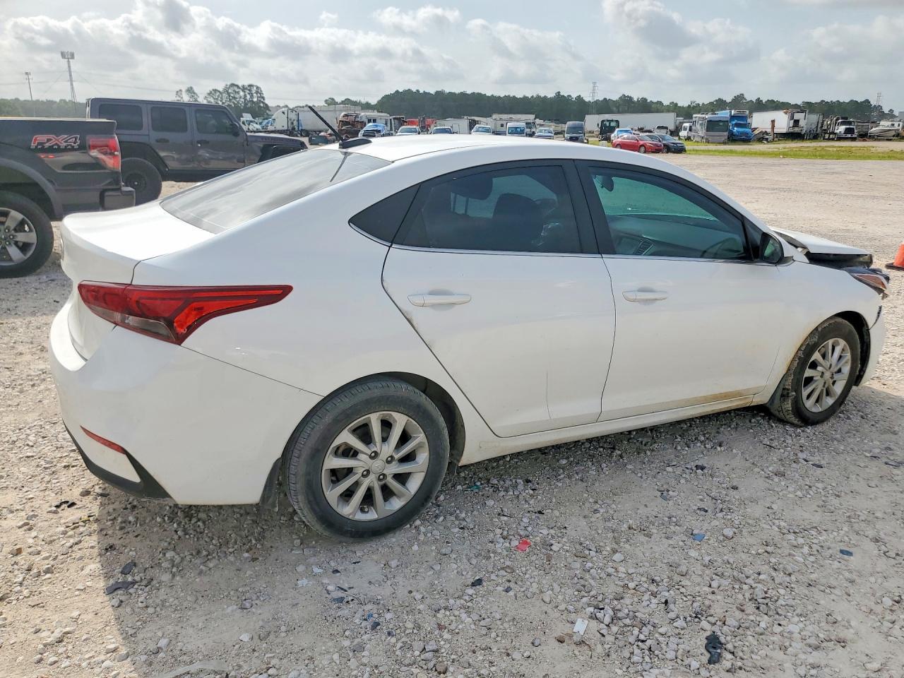 2021 Hyundai Accent Sel - Фото 3