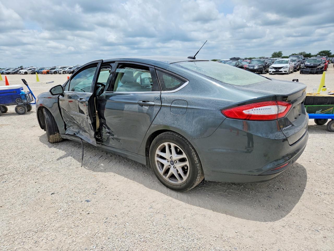 2015 Ford Fusion Se - Image 2