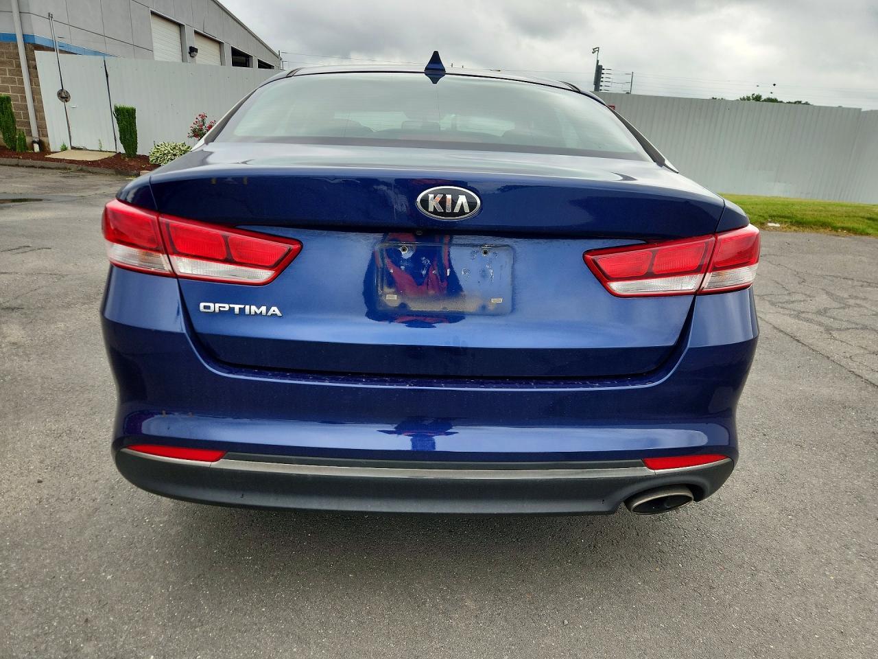 2017 Kia Optima Lx - Image 6