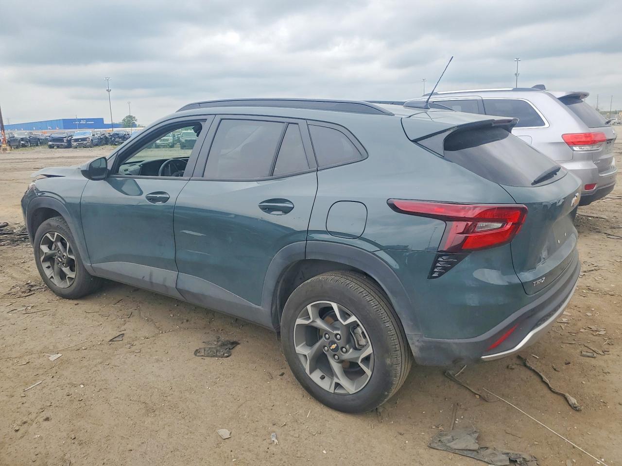 2025 Chevrolet Trax 1Lt - Image 2